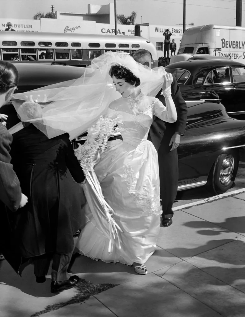 elizabeth taylor vintage wedding dress